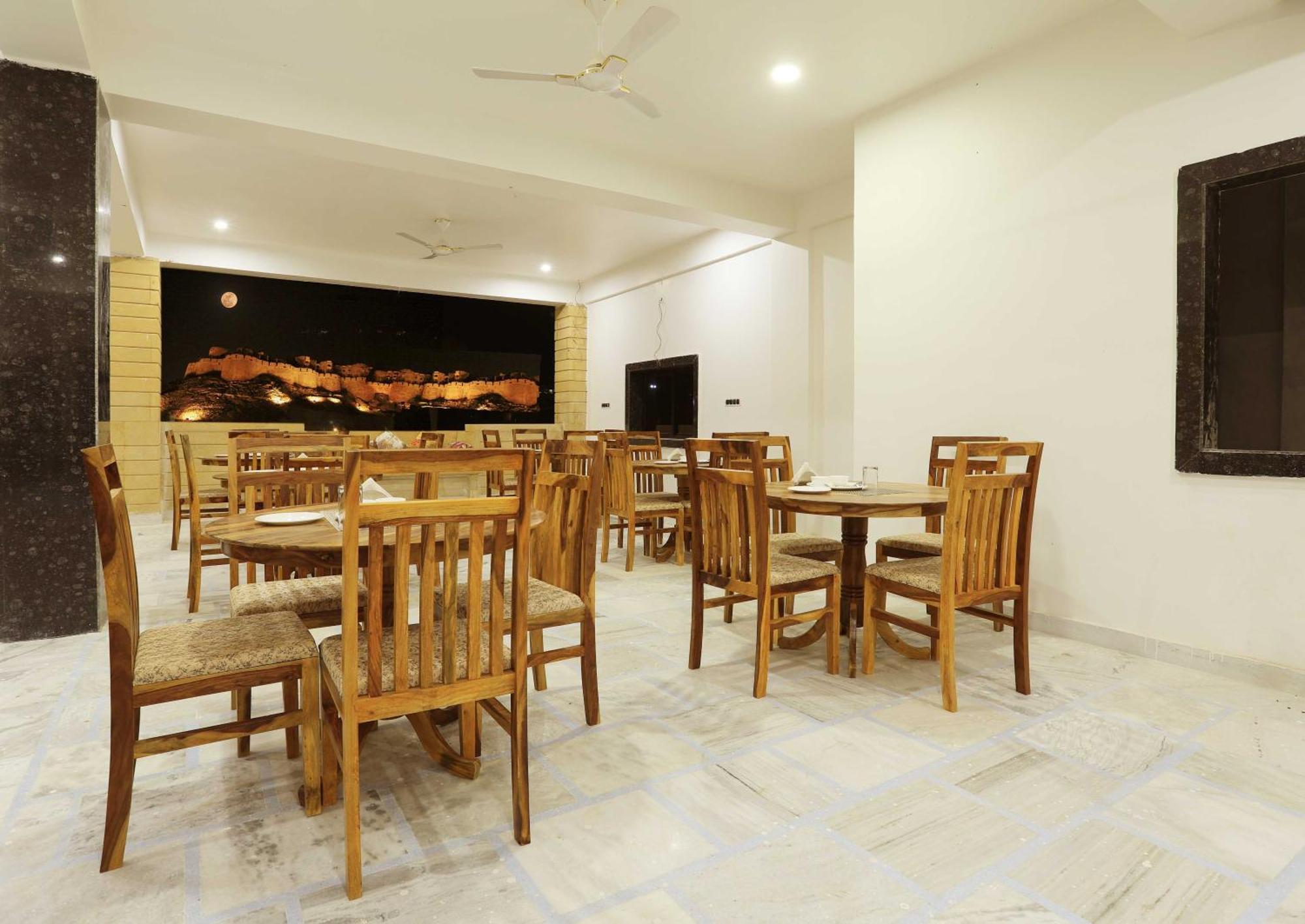 Hotel Golden Signature Jaisalmer Bagian luar foto