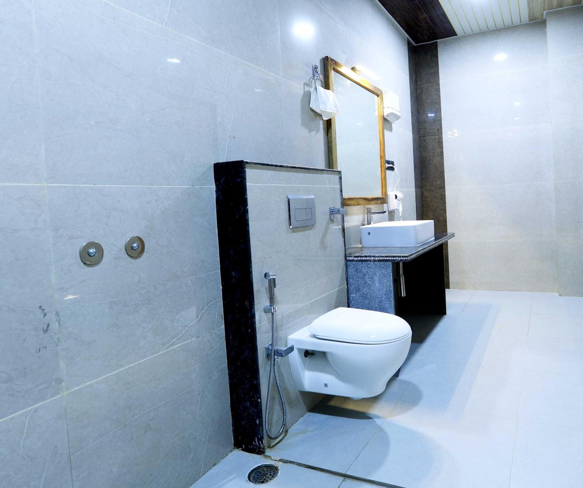 Hotel Golden Signature Jaisalmer Bagian luar foto